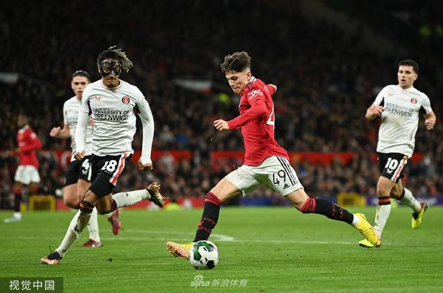 在賽場上具 在賽場上具